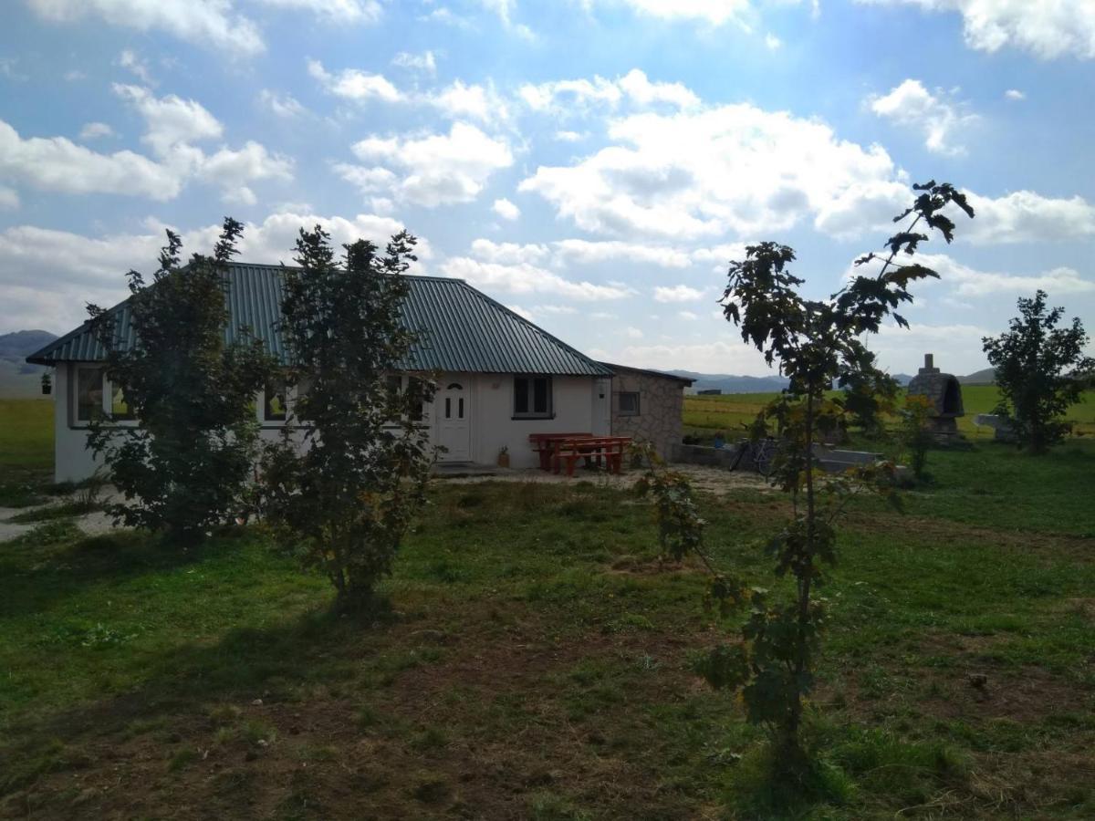 Гостевой дом Family Farm Jezera Жабляк Экстерьер фото