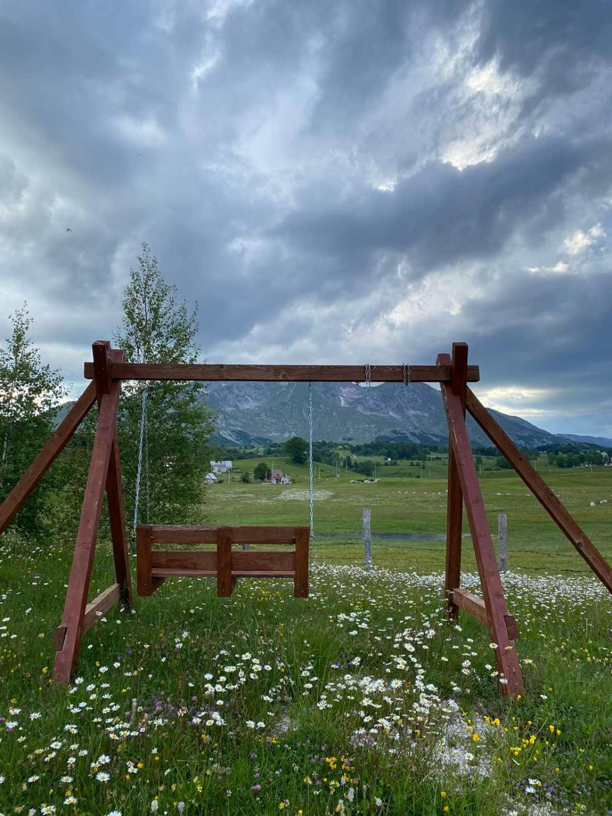 Гостевой дом Family Farm Jezera Жабляк Экстерьер фото